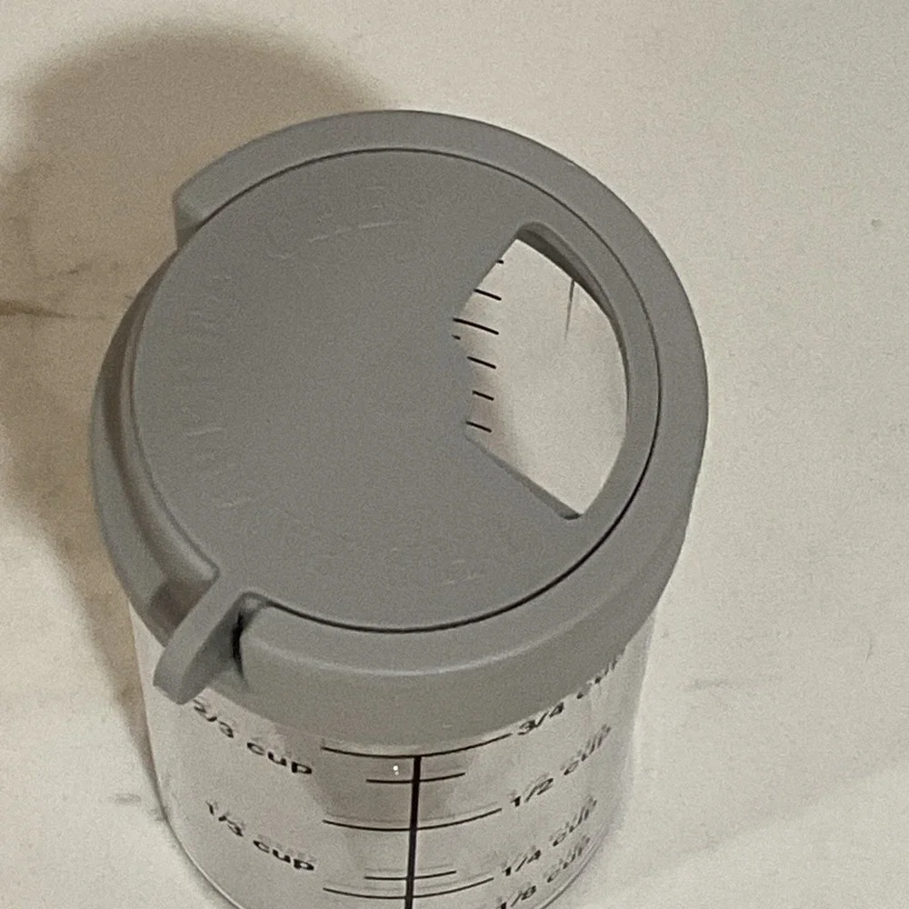 NEW Pampered Chef #1278 The Grate Container Cheese Grater 3/4 Cup
